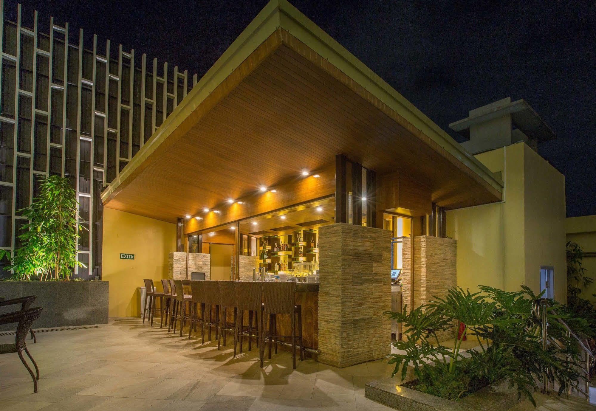 Winford Resort And Casino Manila Exterior foto